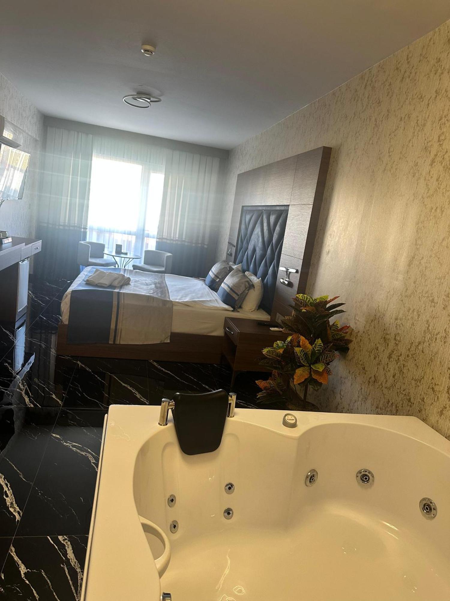 Kestel  Grand Salizze Hotel מראה חיצוני תמונה