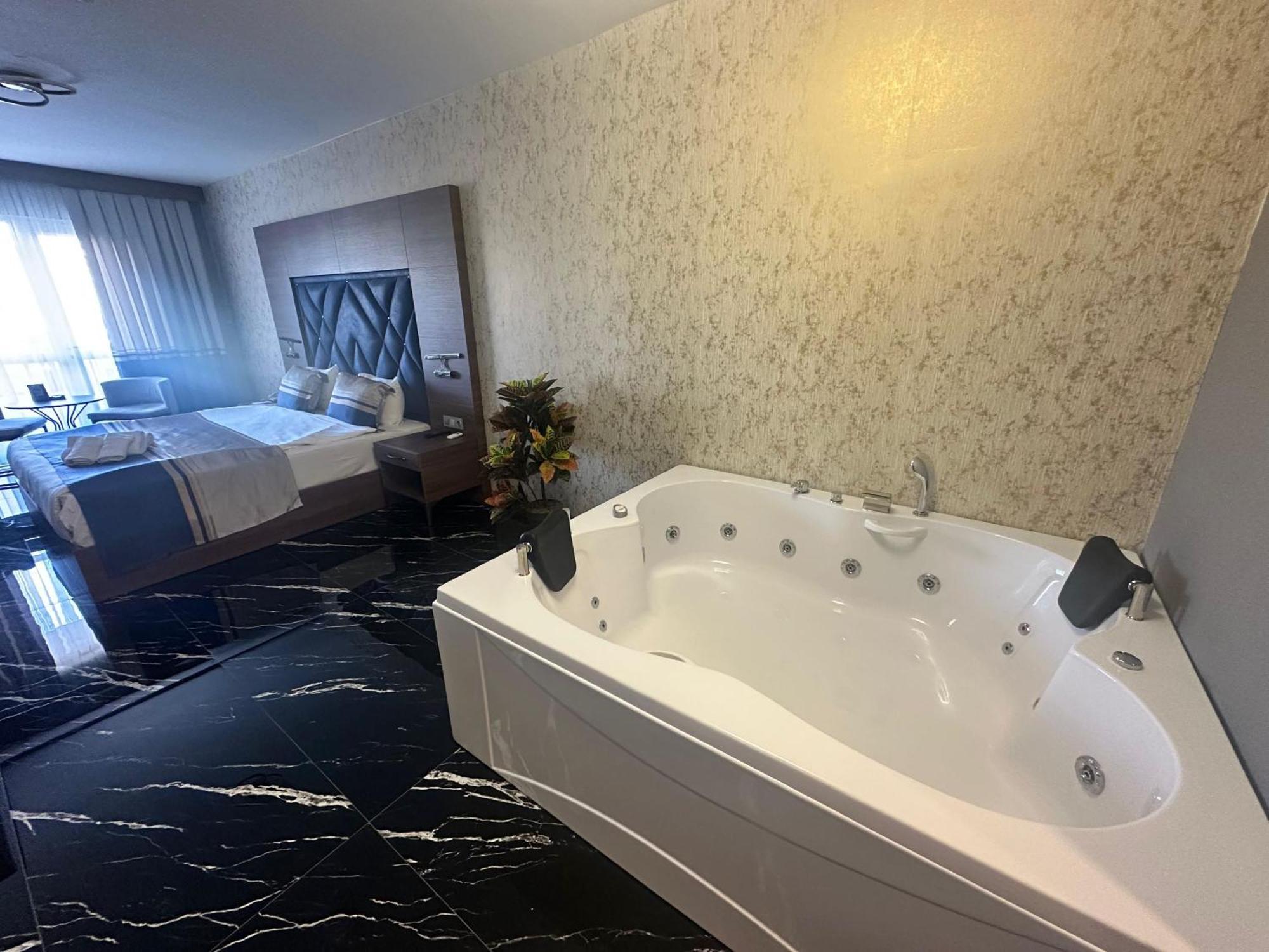 Kestel  Grand Salizze Hotel מראה חיצוני תמונה