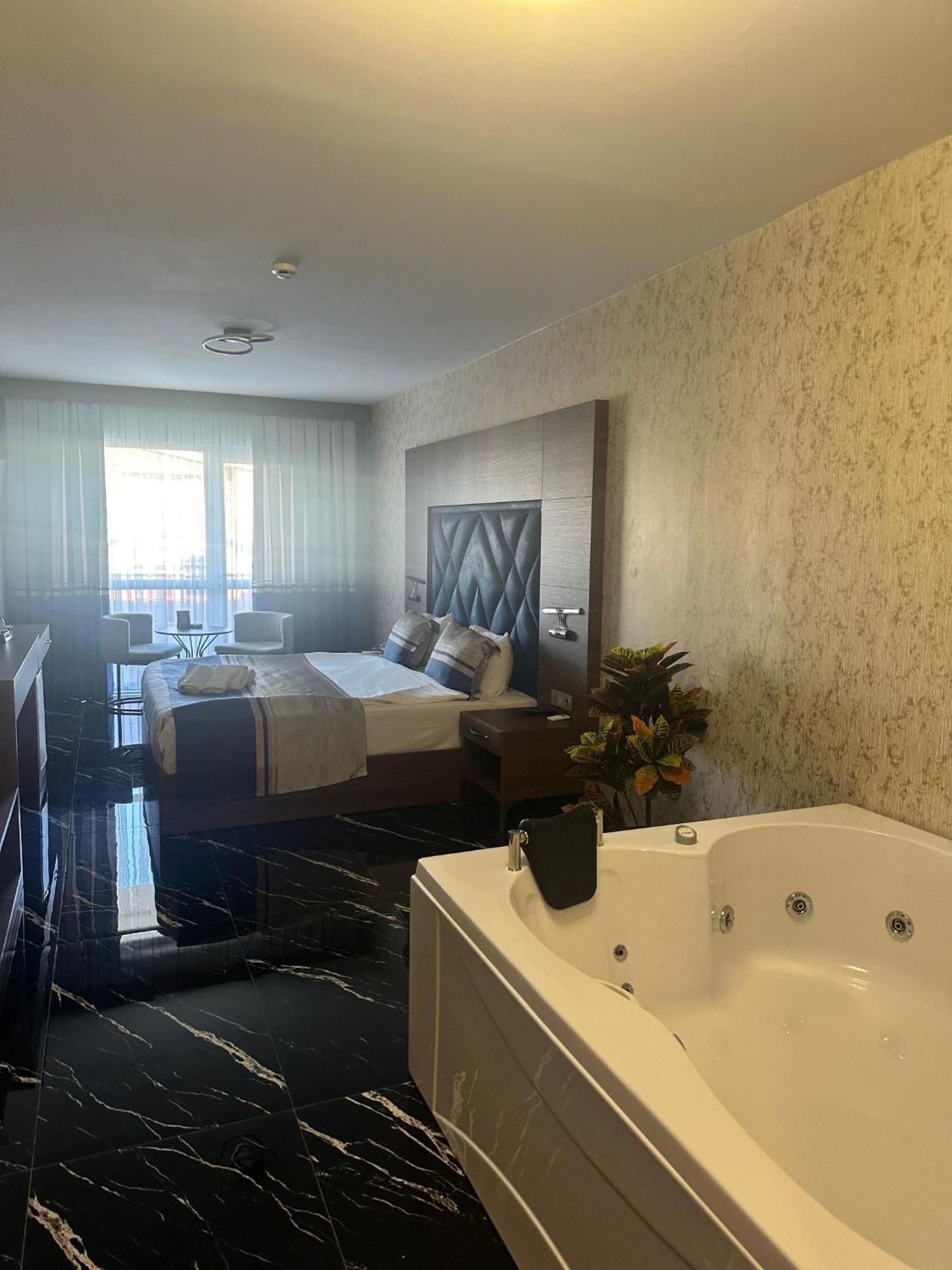 Kestel  Grand Salizze Hotel מראה חיצוני תמונה